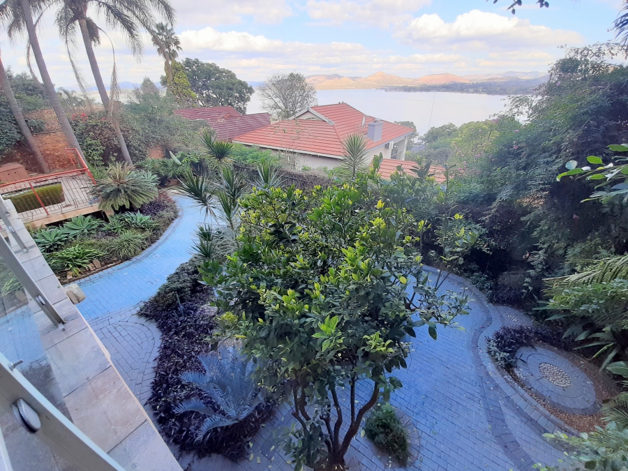 6 Bedroom Property for Sale in Kosmos North West